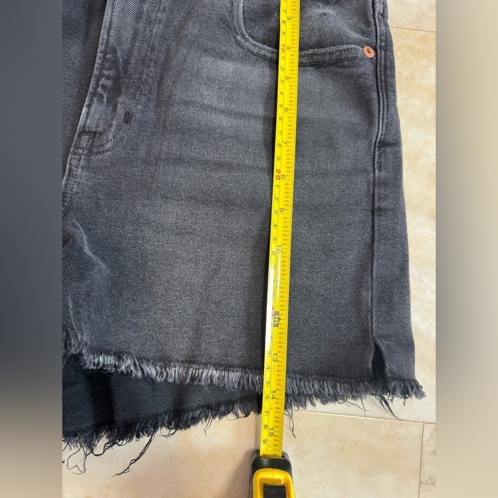 NWT AMERICAN EAGLE OUTFITTERS Women's High Rise Black Denim Shorts (US 8) - Picture 7 of 7